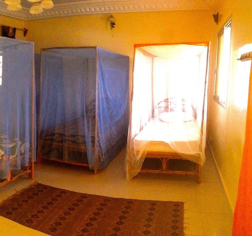 Ker Jahkarlo Hotel Yof ภายนอก รูปภาพ