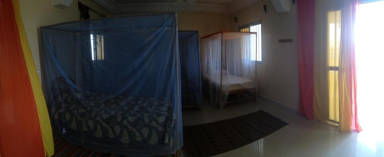 Ker Jahkarlo Hotel Yof ภายนอก รูปภาพ
