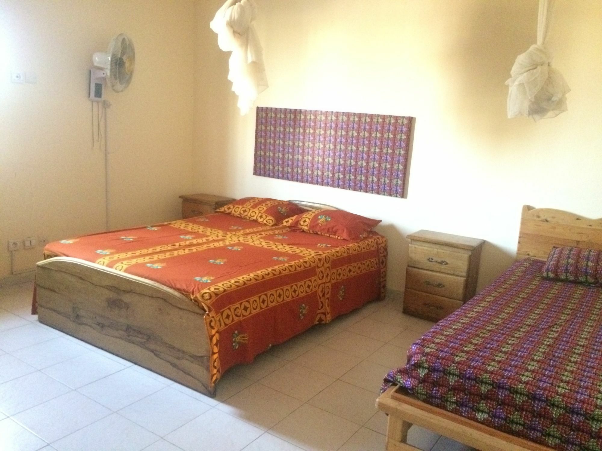 Ker Jahkarlo Hotel Yof ภายนอก รูปภาพ