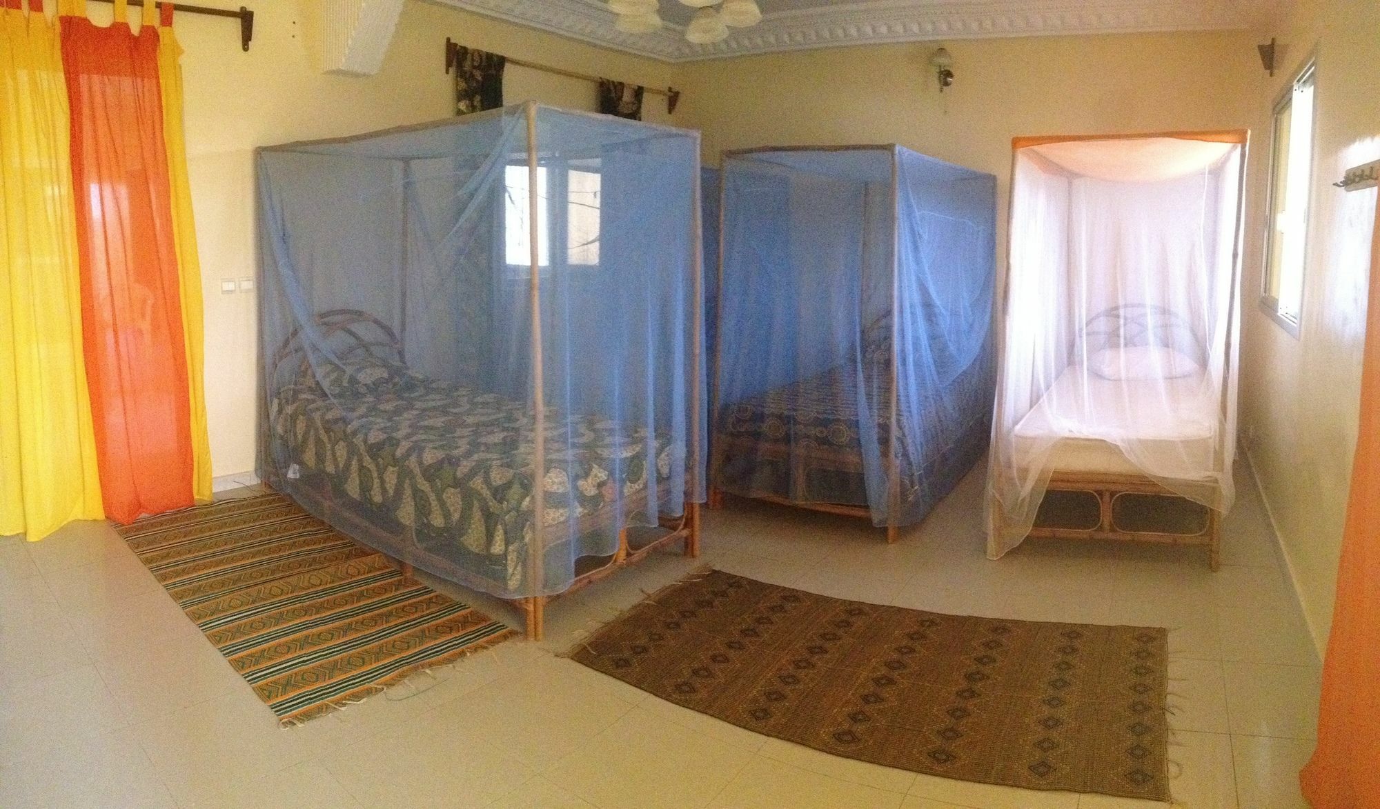 Ker Jahkarlo Hotel Yof ภายนอก รูปภาพ