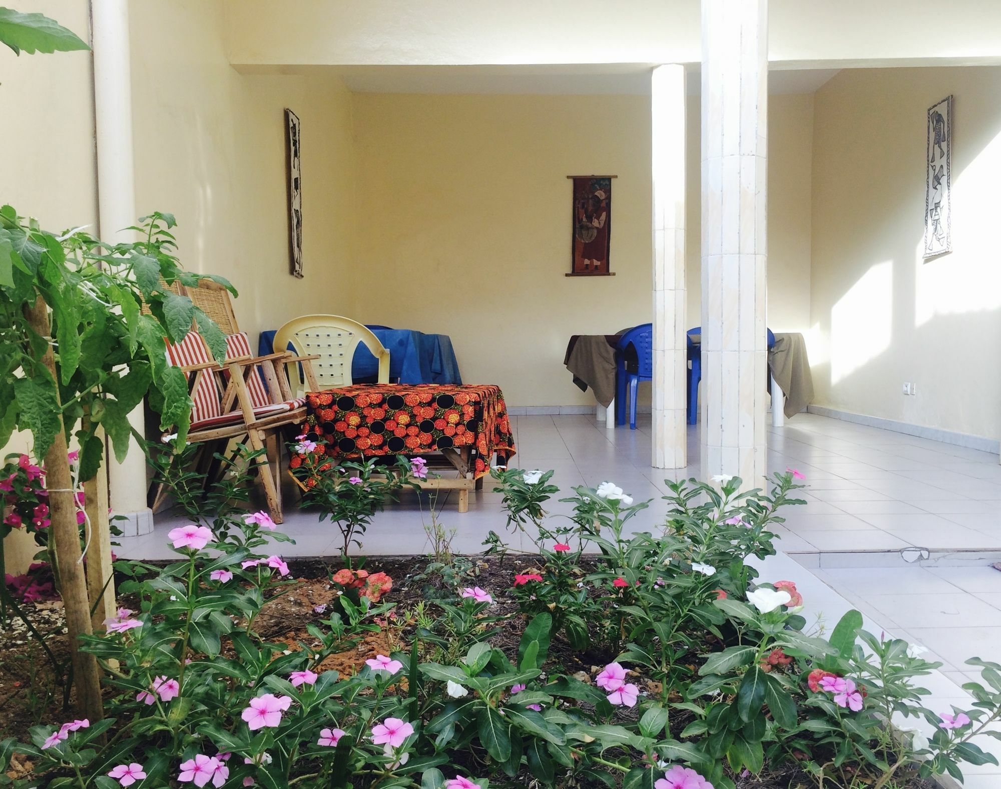 Ker Jahkarlo Hotel Yof ภายนอก รูปภาพ